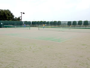 世良田公園テニスコート